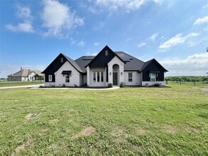 Building Photo - 252 Harvard Ln