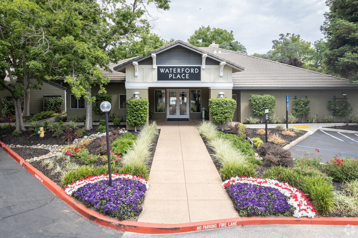 WATERFORD PLACE Apartments in Folsom, CA