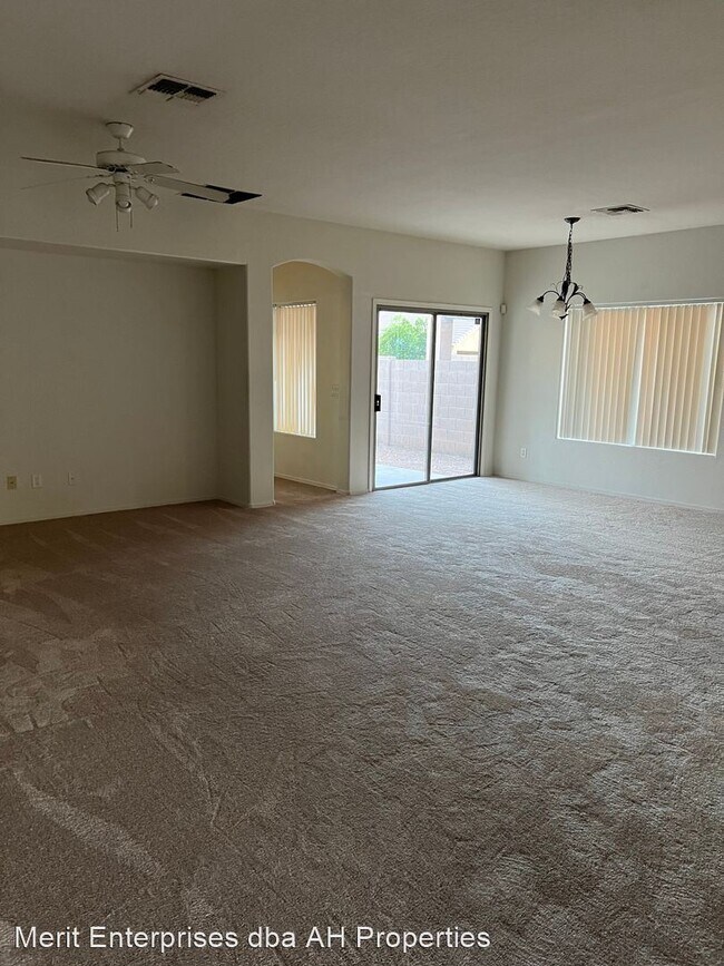 Foto del edificio - 3 br, 2 bath House - 8835 W HESS ST