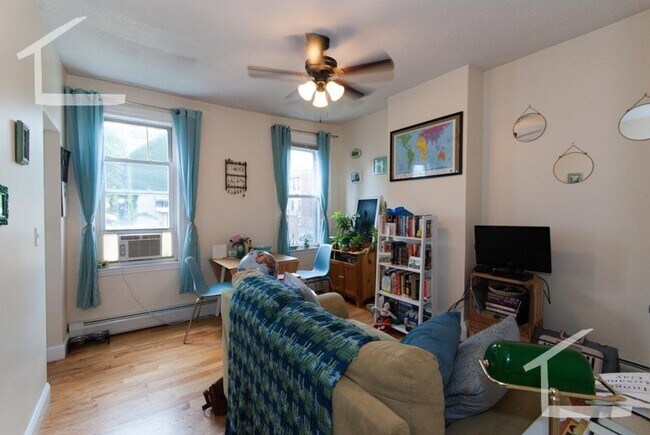 Building Photo - Charming 1 Bedroom-No Broker Fee