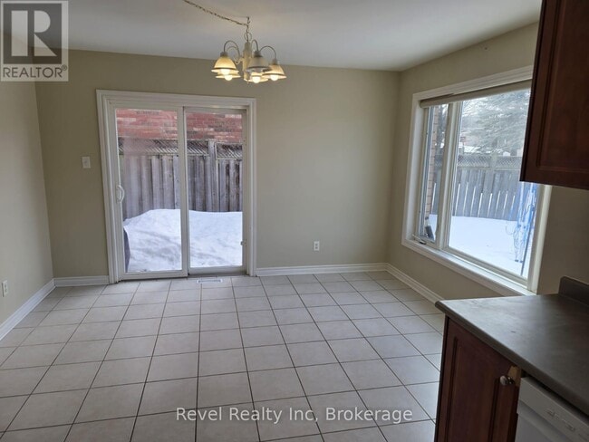 Building Photo - 1026 Whitney Crescent