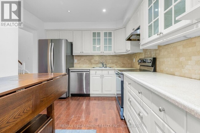 Building Photo - 1183 Westview Terrace