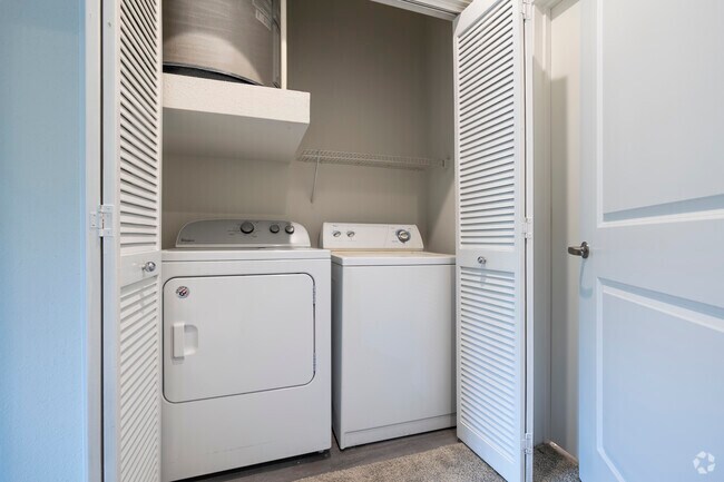 1BR/1BA, 820SF - Laundry Room - Sierra at Fall Creek