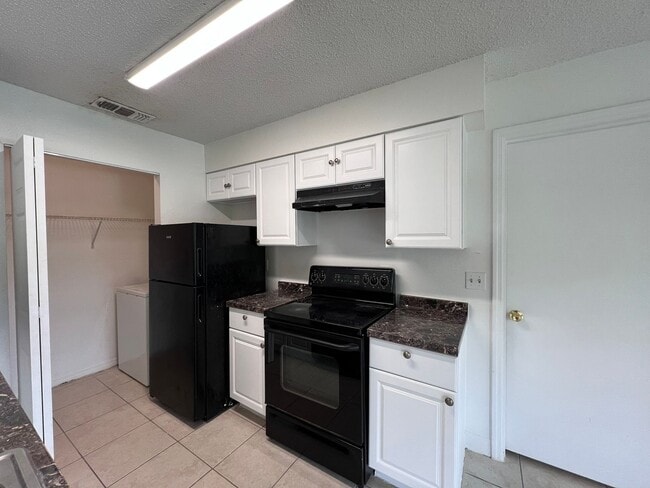 Building Photo - Great Apartment for rent!