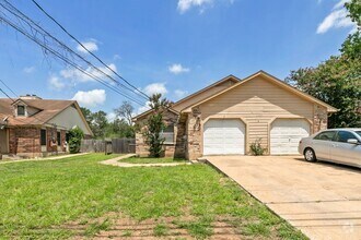 Building Photo - 6002 Parkwood Dr