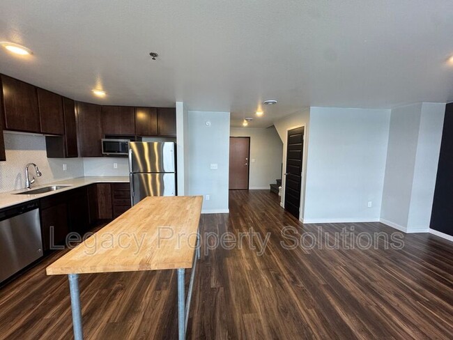 Foto del edificio - 208 E Greenfield Ln