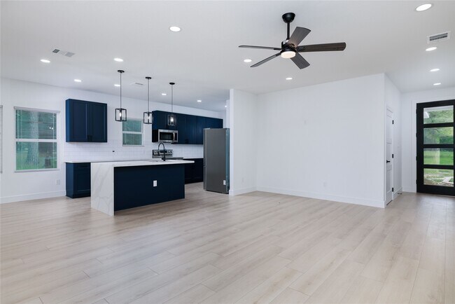Foto del edificio - 414 Peach Pt Ln