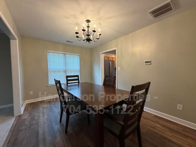 Foto del edificio - 2121 Ballingarry Dr