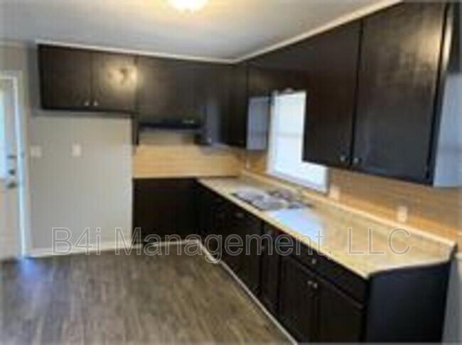 Foto del edificio - 2125 Wesley Drive