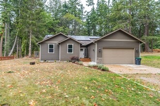 Building Photo - 253 Sunset Dr