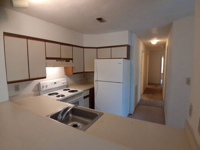 Foto del edificio - Blacksburg, 4 BR / 2 BA, Available
