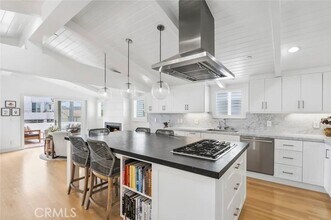 Building Photo - 445 Marine Ave