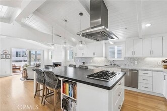 Building Photo - 445 Marine Ave