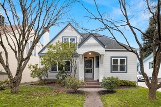 Building Photo - 7036 SE 18th Ave