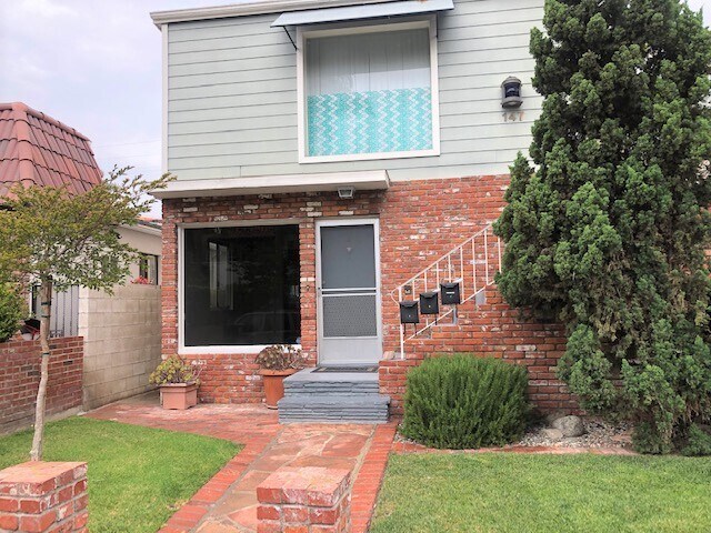 Building Photo - 147 Covina Ave