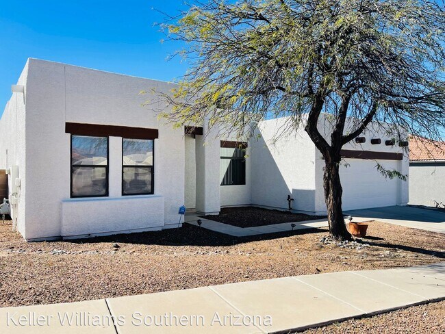 3 br, 2 bath House - 10882 E Walking Stick Dr photo'