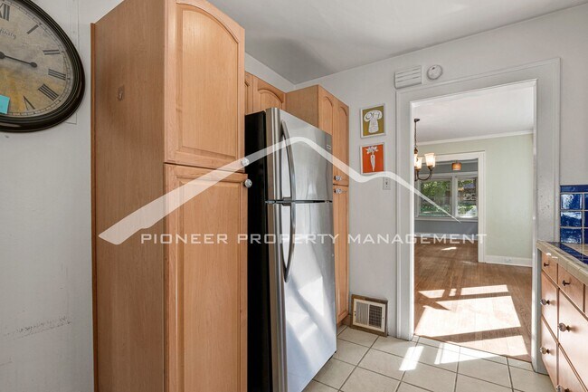 Building Photo - Spacious Home near Washington Park with AC!