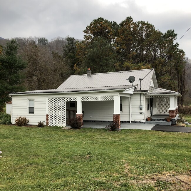 Let Side of Home - 2206 Narrows Rd