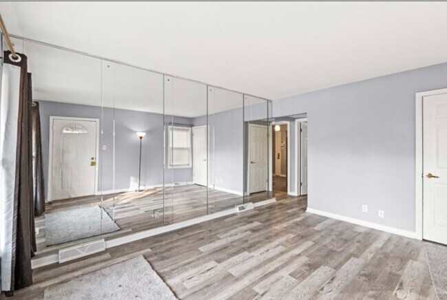 Foto del edificio - 32 166th Pl