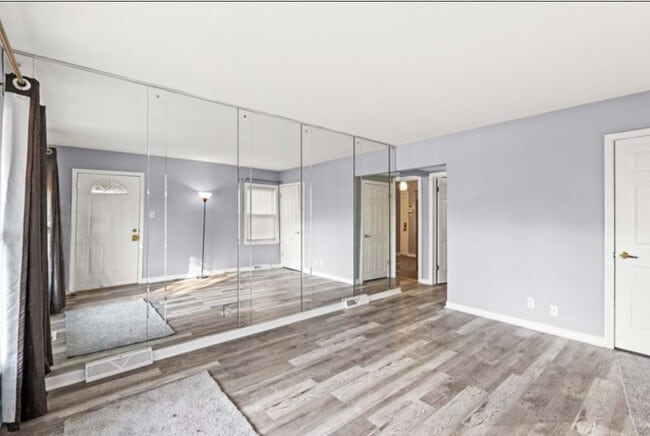 Building Photo - 36 166th Pl