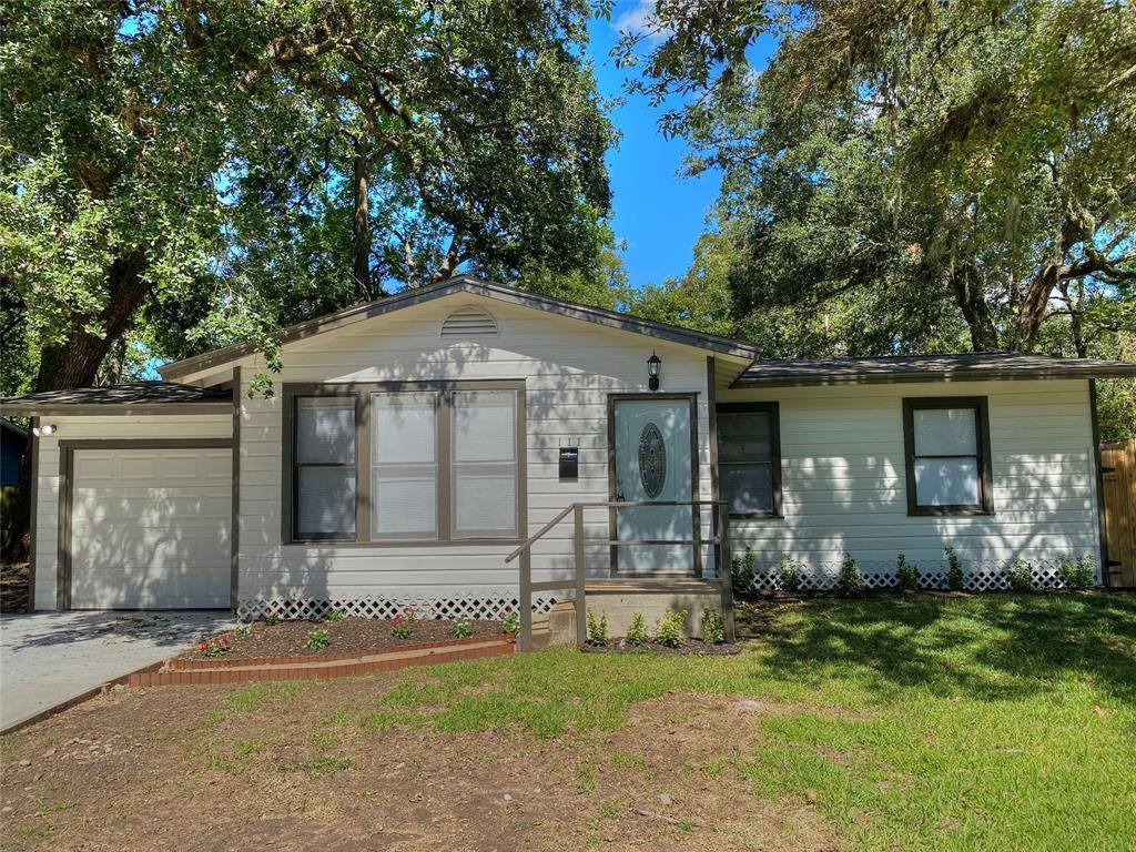 111 Jasmine St, Lake Jackson, TX 77566 House for Rent in Lake Jackson