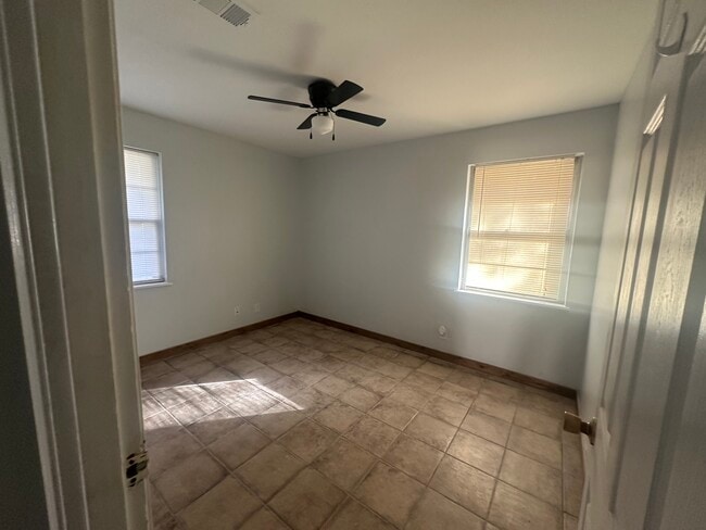 Building Photo - 202 Gross St