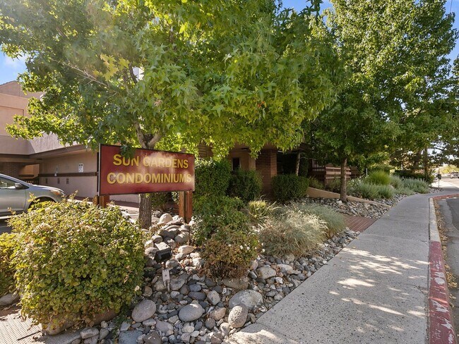 Foto del edificio - Unique one bedroom condo in Southwest Reno!
