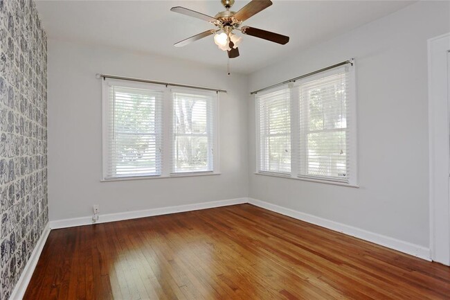 Foto del edificio - 1036 W Gardner St
