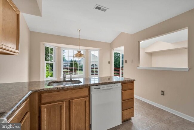 Building Photo - 115 Mulberry Dr