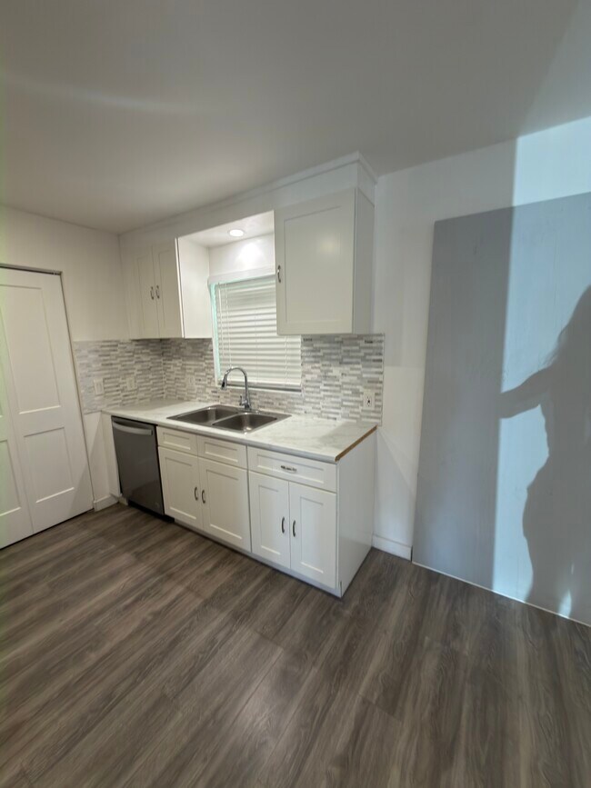 Building Photo - 1302 Ariana Woods Cir