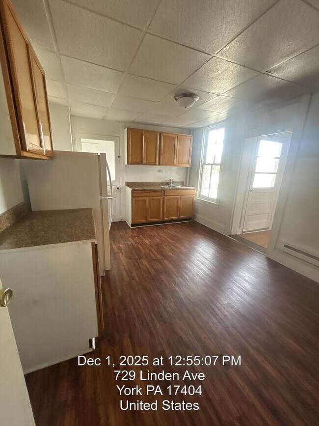 Building Photo - 727 Linden Ave