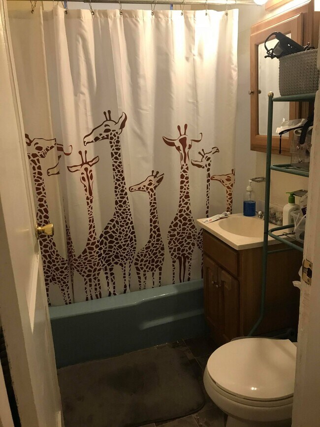 Building Photo - 25 Lourdes Ave