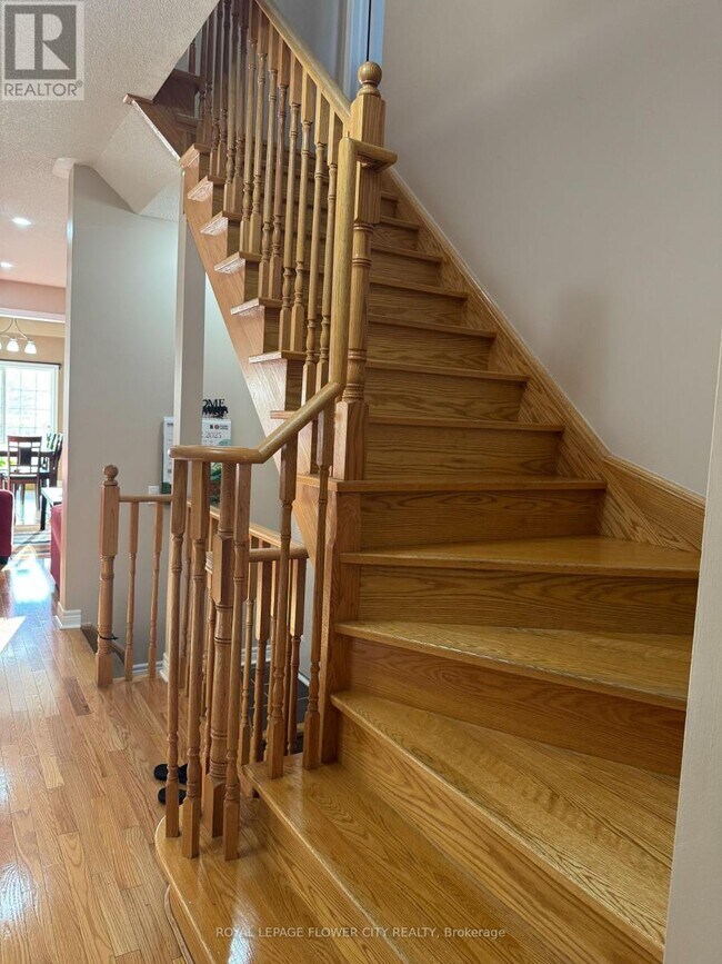 Photo du bâtiment - 9710 McLaughlin Rd N