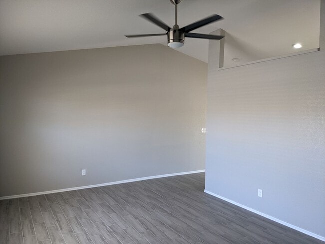 Foto del edificio - 7231 W Sierra St