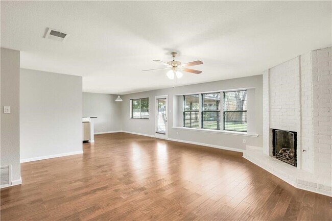 Foto del edificio - 7511 West Gate Blvd