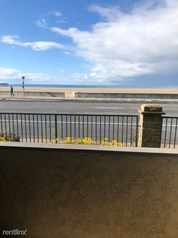 Primary Photo - 3 br, 2 bath Condo - 341 E Surfside Dr