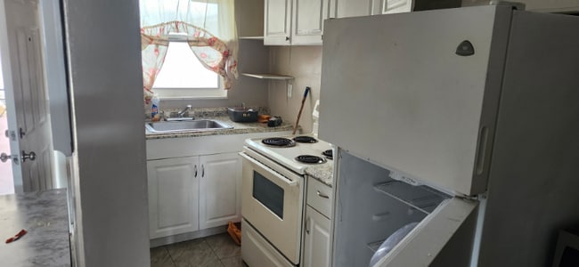 Building Photo - 80 W 23rd St