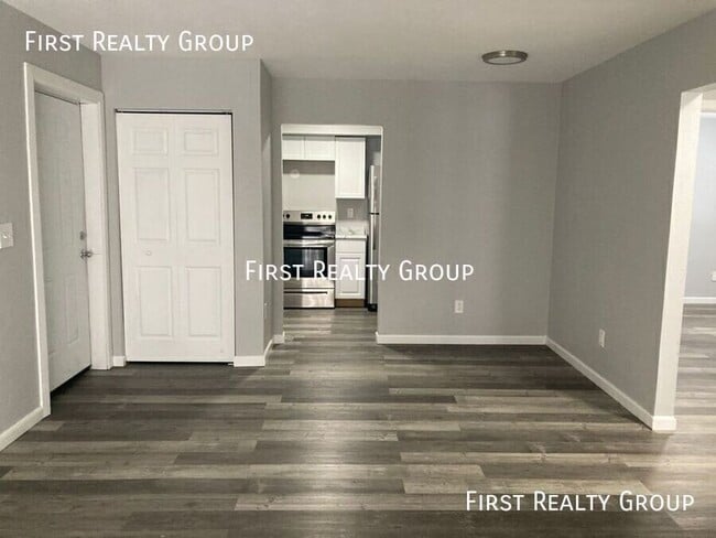 Building Photo - 305 N Broadway-#2