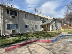 Building Photo - 1010 N 16th St