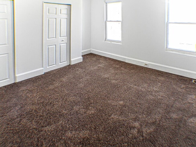 Building Photo - 1535 S Hicks St