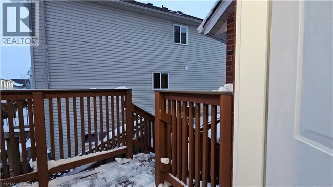 Building Photo - 10 Doll Ct