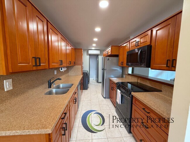 Foto del edificio - 4 Bedroom 2.5 bathroom Townhome in Kaholo ...