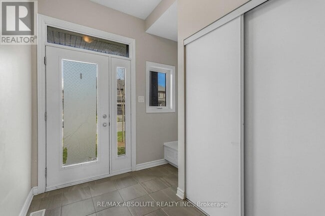Building Photo - 741 Namur St