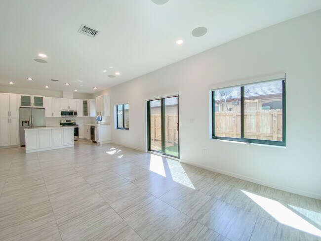 Foto del edificio - 1024 NE 33rd St