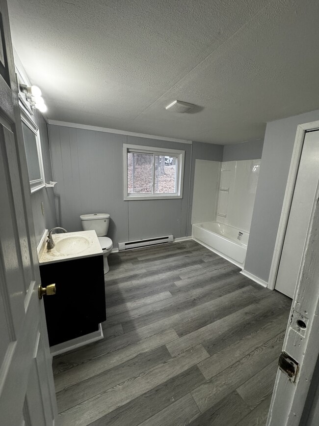 Building Photo - 149 Hemlock Ln