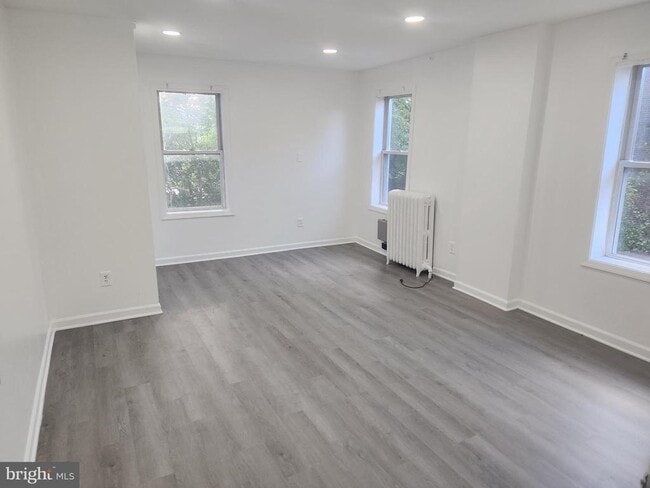 Foto del edificio - 238 N Warren St