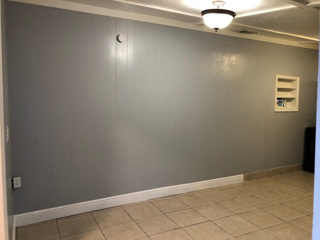 Building Photo - 3011 NW 3rd St