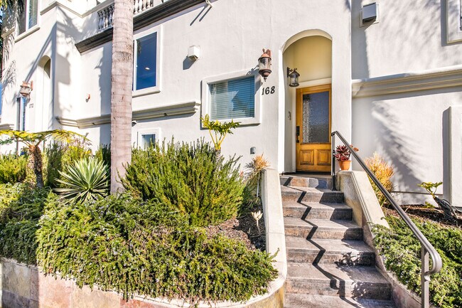 ¡Gran atractivo exterior! - 168 Ardmore Ave