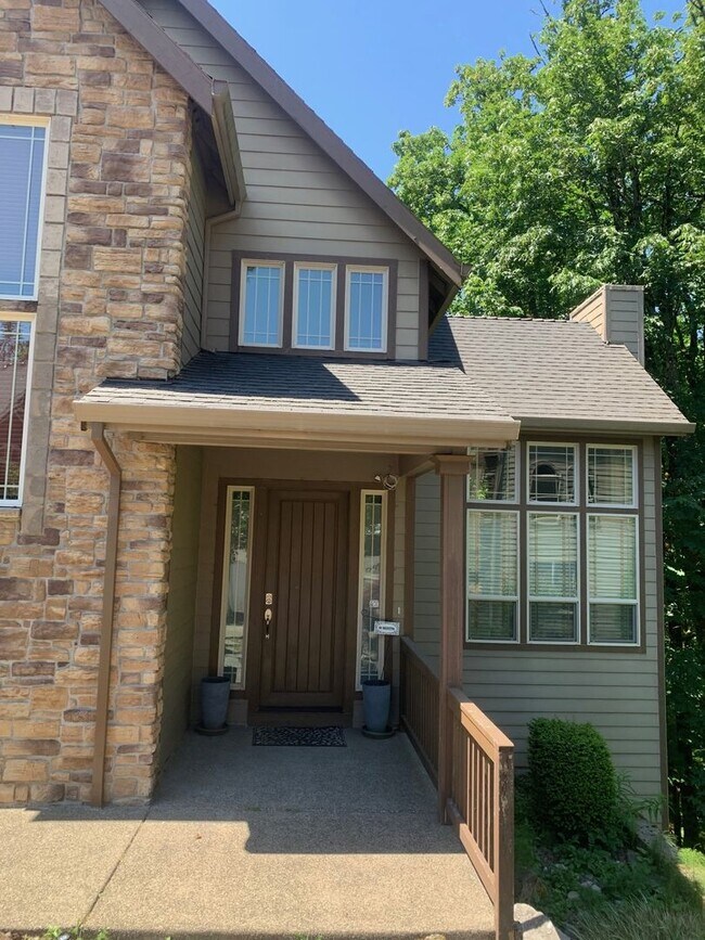 Building Photo - Starpointe Luxury Home with 6 Bedrooms, 4 ...