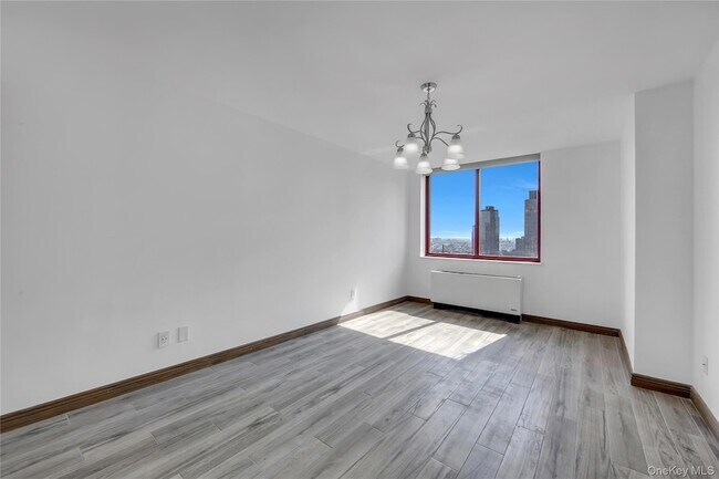 Foto del edificio - 4-74 48th Avenue Unit 25M